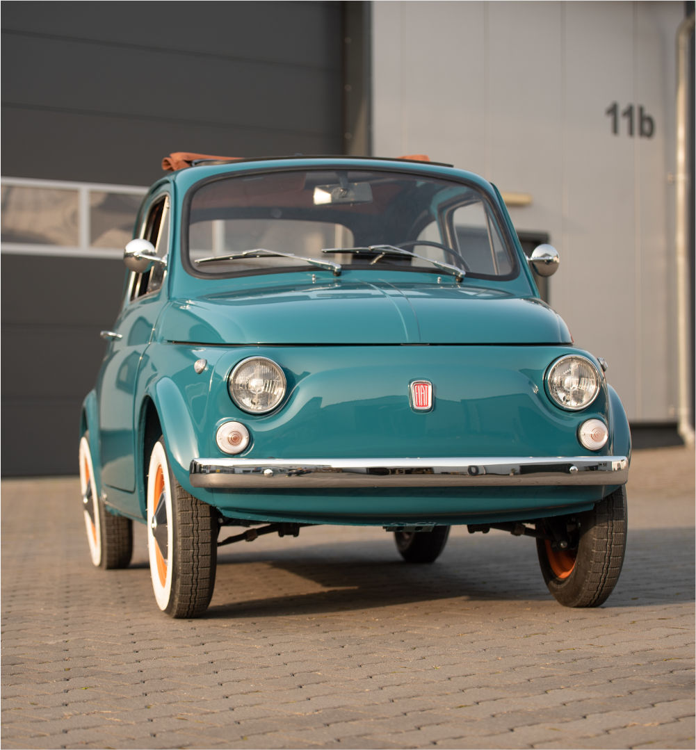 Vorderansicht eines Oldtimer Fiat, welches vom Sachverständigen Jörg Langer zur Ausstellung einer Straßenzulassung begutachtet wurde.